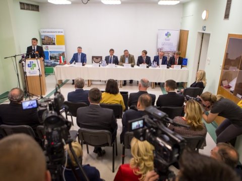 30 MILLIÁRDBÓL ÚJUL MEG A DÉL-PESTI KÓRHÁZ